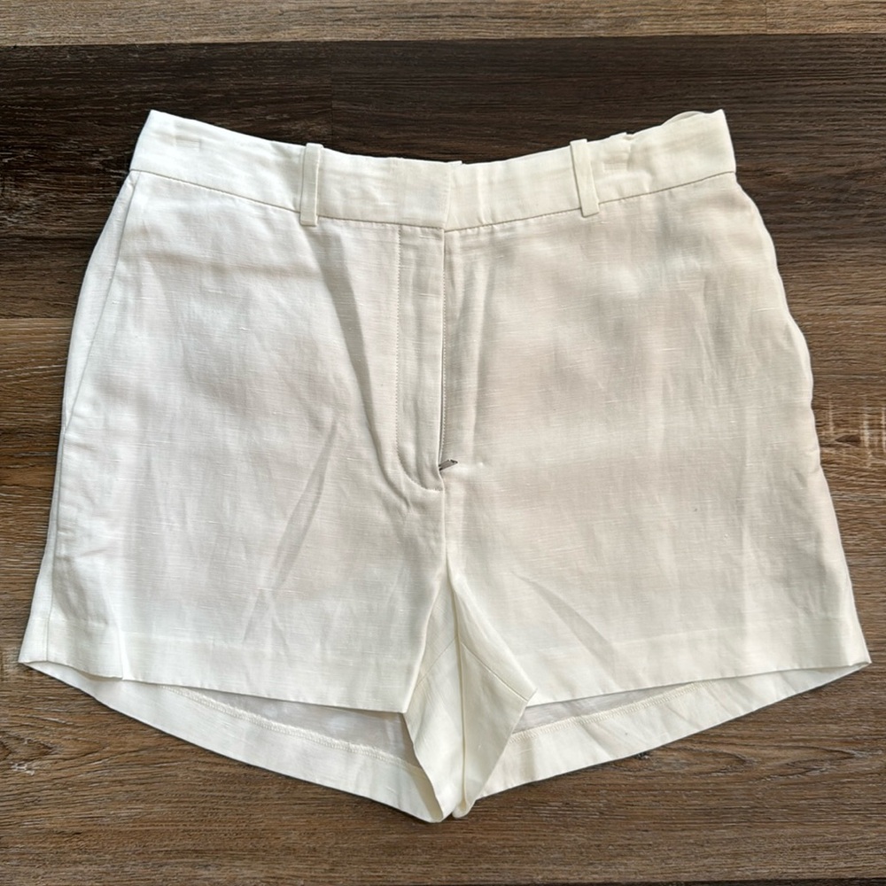 Aritzia Women's White Linen Blend Shorts